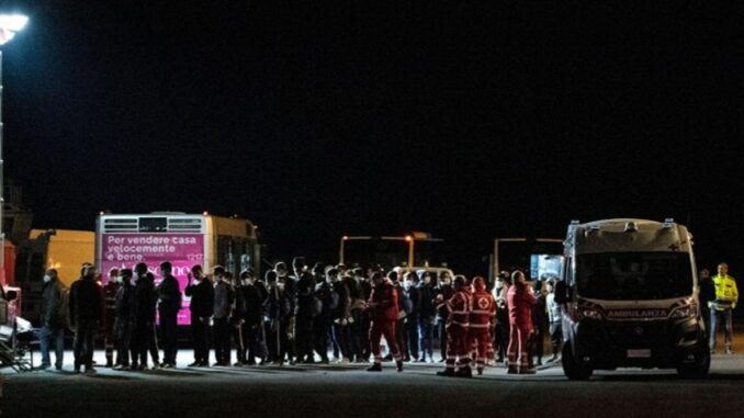 incidente bus migranti