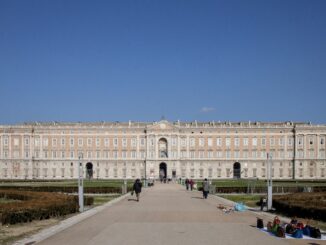 https://www.vocenews.it/wp-content/uploads/2023/11/Reggia-di-Caserta_VoceNews.jpg