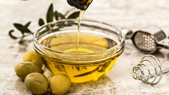 Olio extravergine di oliva Olio extravergine di oliva: il gioiello spagnolo
