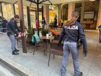 bergamo ucciso coltellate