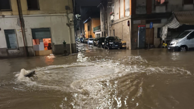 Milano travolta maltempo Milano travolta maltempo