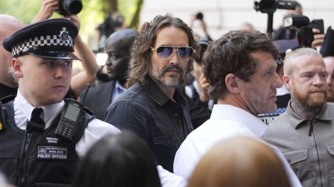 Russell Brand accuse Russell Brand accuse