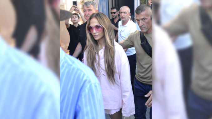 Jennifer Lopez Chanel