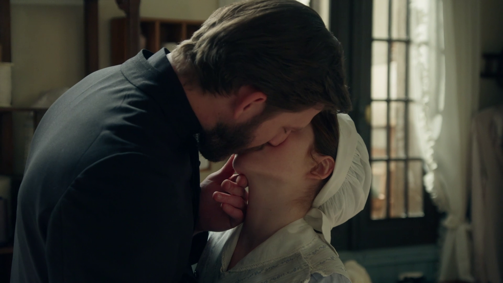 La Promessa: padre Samuel confessa il suo amore a Maria - Voce News