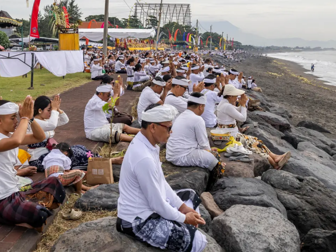 bali giorno silenzio